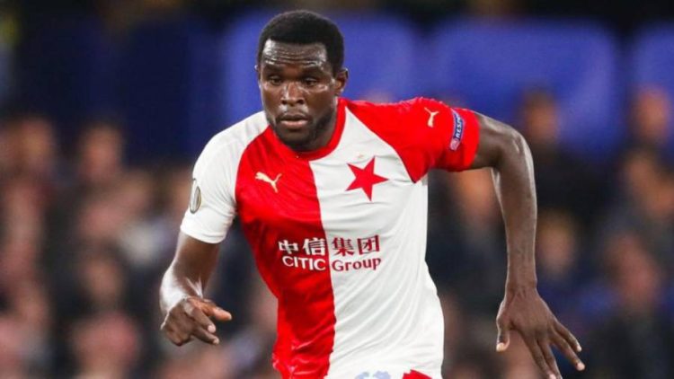 Michael Ngadeu-Ngadjui pisté par un géant turc
