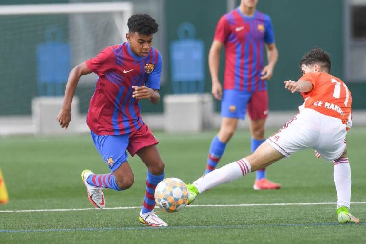 Lamine Yamal tient un nouveau record avec le Barça | AfricaFoot