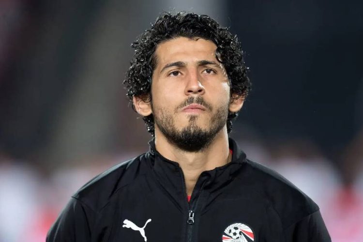 Deux clubs de Premier League foncent sur Ahmed Hegazy