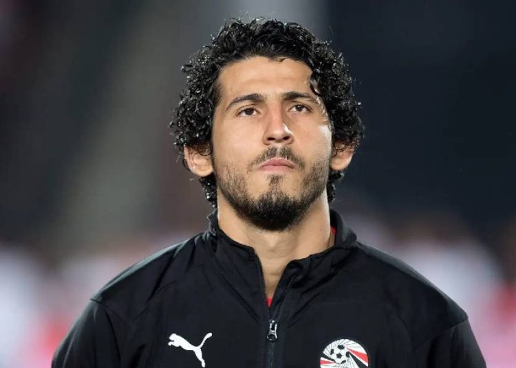 Deux clubs de Premier League foncent sur Ahmed Hegazy