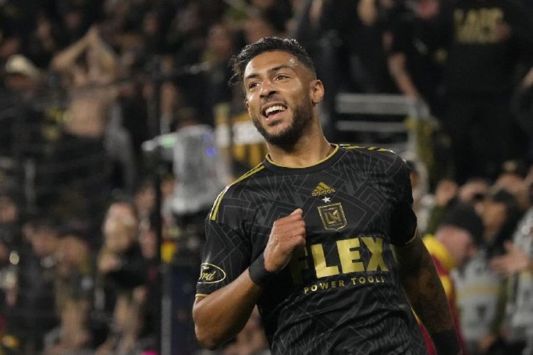 Denis Bouanga