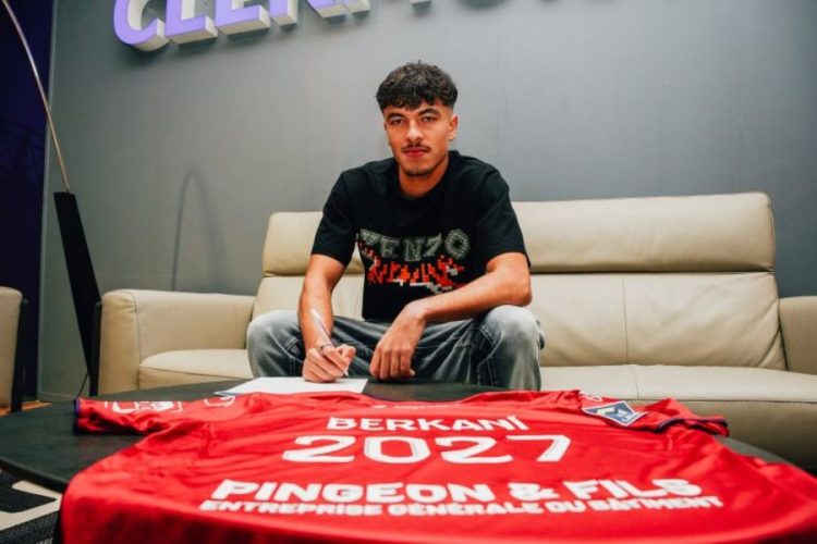 Clermont Foot prolonge Stan Berkani