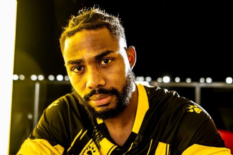 Emmanuel Dennis