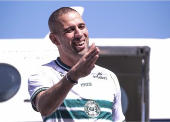 Islam Slimani