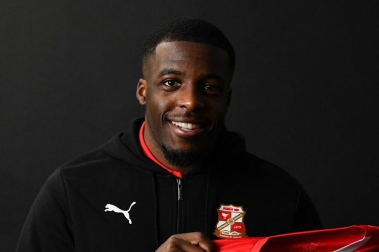 Swindon Town recrute Nnamdi Ofoborh