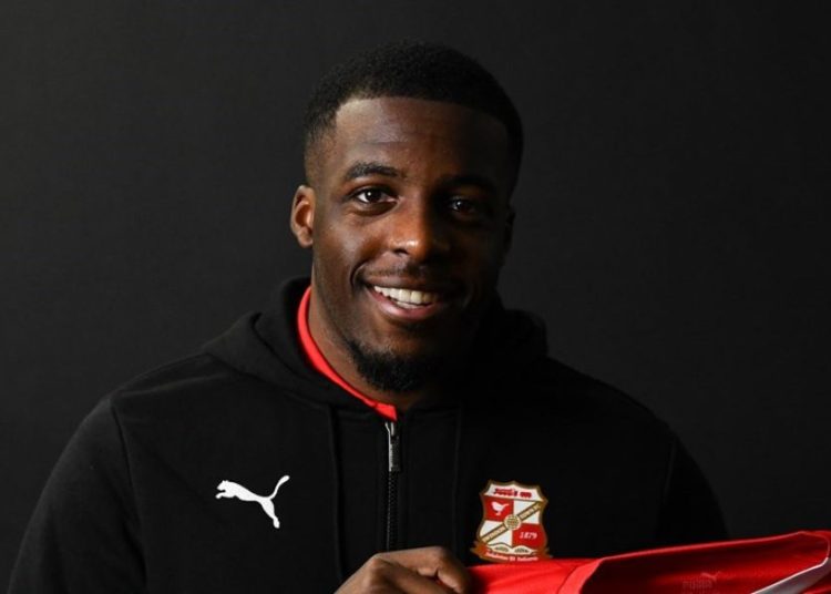 Swindon Town recrute Nnamdi Ofoborh