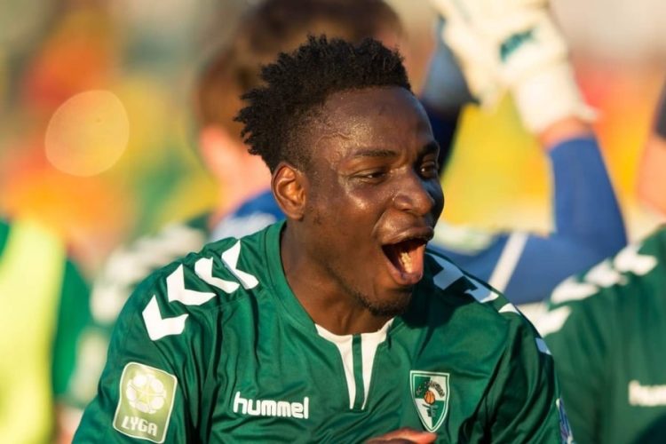 Brighton Hove Albion entre dans la danse pour Philip Otele