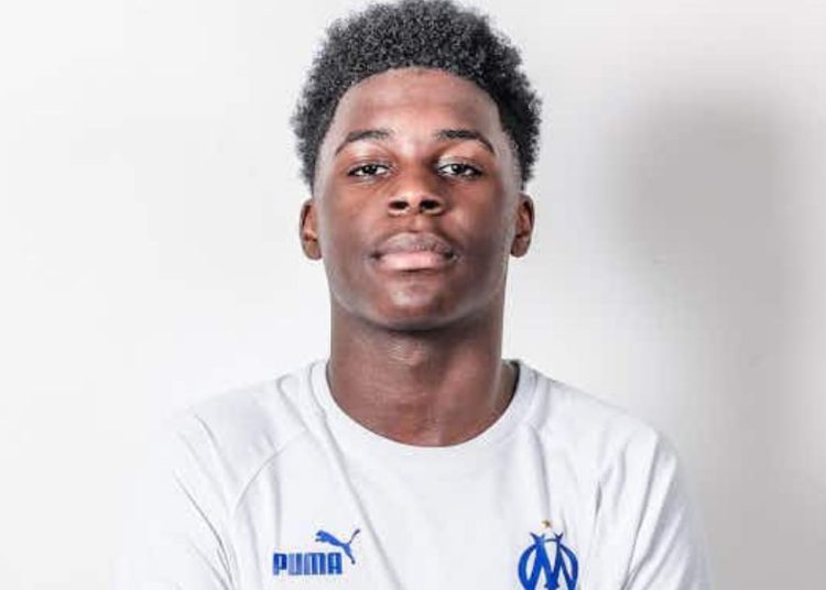 Darry Bakola
