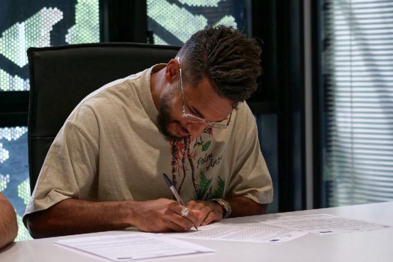 Jim Allevinah s'engage avec le SCO Angers AfricaFoot