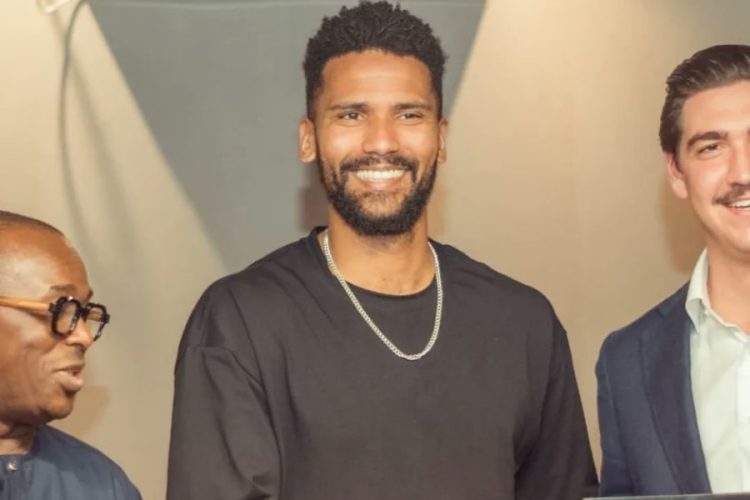L&rsquo;AS Vita Club officialise la signature de Kevin Tapoko