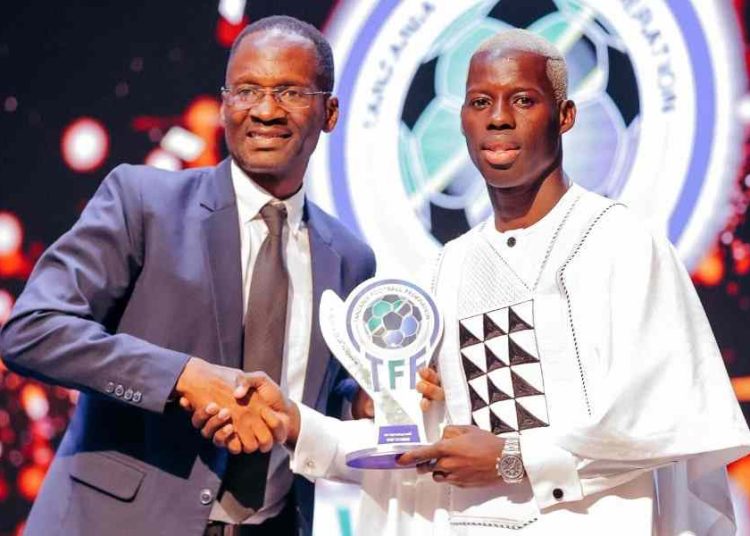 Stéphane Aziz Ki et 5 joueurs honorés par la Fédération tanzanienne de football