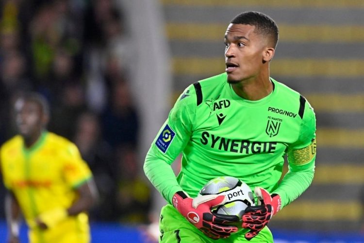 Alban Lafont explique sa décision de rester à Nantes
