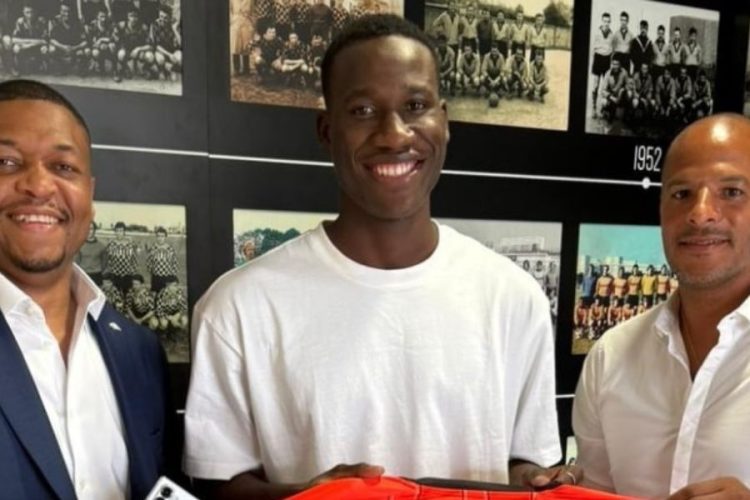 Le FC Lorient recrute Siddick Aboubakar