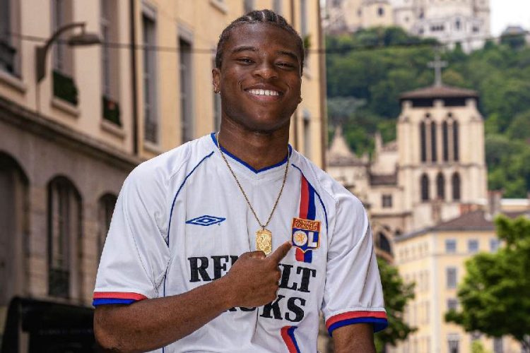 Enzo Molebe