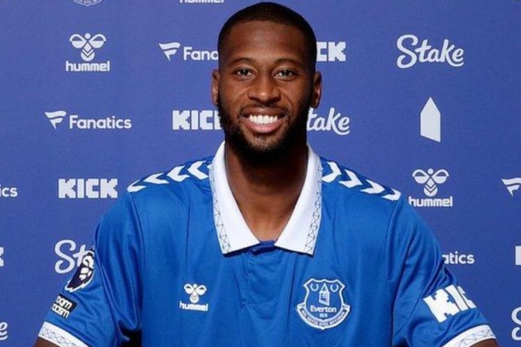 Everton ferme la porte à un départ de Beto