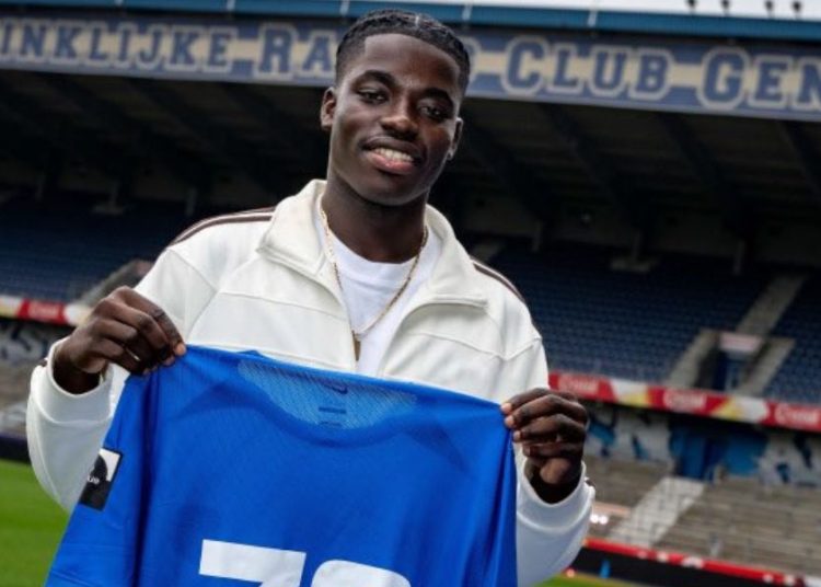 Elie Mbavu signe pro avec le KRC Genk