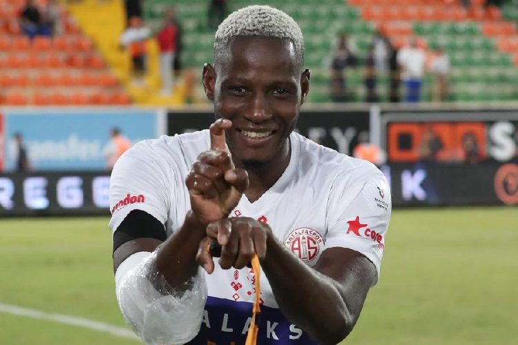 Moussa Djenepo