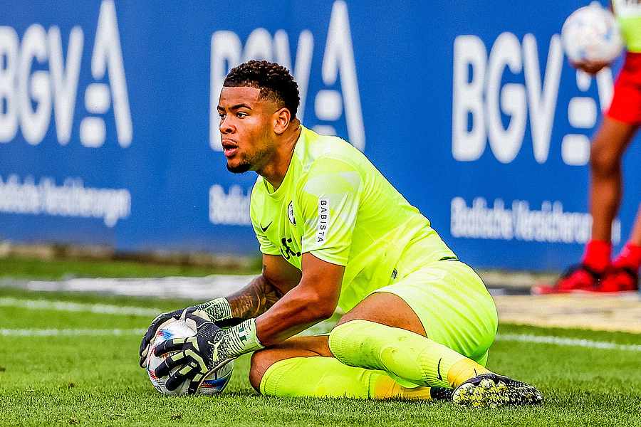 Noah Atubolu Cibl Par West Ham AfricaFoot Noah Atubolu Cibl Par West Ham AfricaFoot