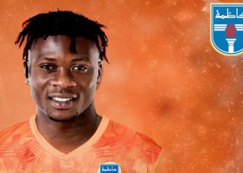 Kazma SC annonce la signature de Samson Akinyoola 
