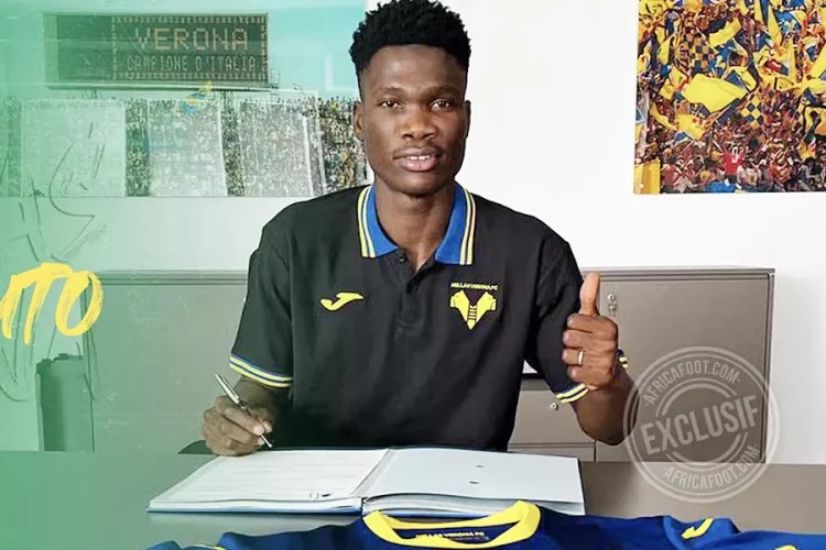 Junior Ajayi