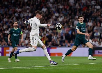Federico Valverde (8) face à Manchester City