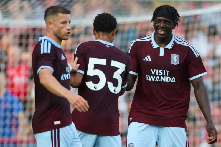 Aston Villa en match de pré-saison. Site officiel du club de Birmingham