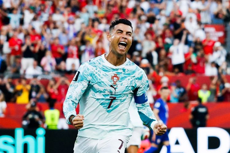 Cristiano Ronaldo. Page officielle de l'équipe du Portugal sur Facebook