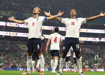 Harry Kane (9) et Jude Bellingham (10). Page officielle de l'équipe d'Angleterre sur Facebook