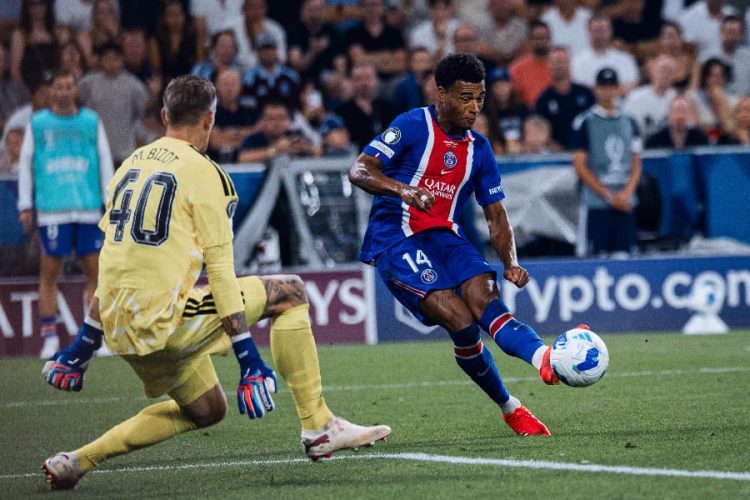 Désiré Doué (14) face à Aston Villa. Site officiel du PSG