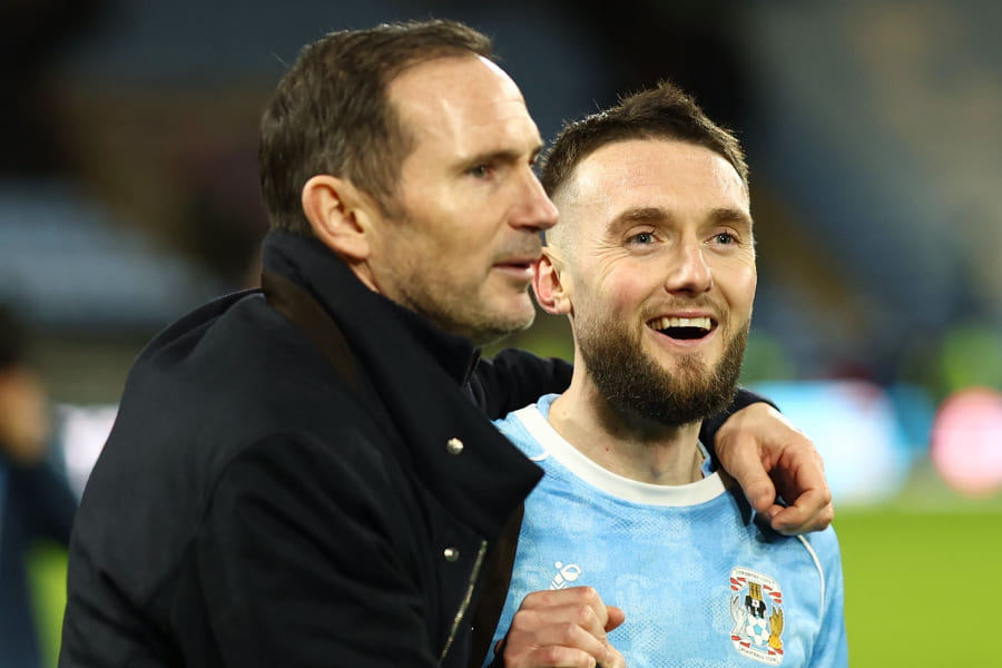 Frank Lampard (à g.), entraîneur de Coventry City, et Matt Grimes. Site officiel du club
