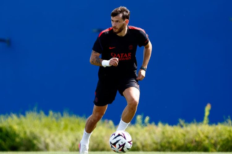 Khvicha Kvaratskhelia. Site officiel du PSG