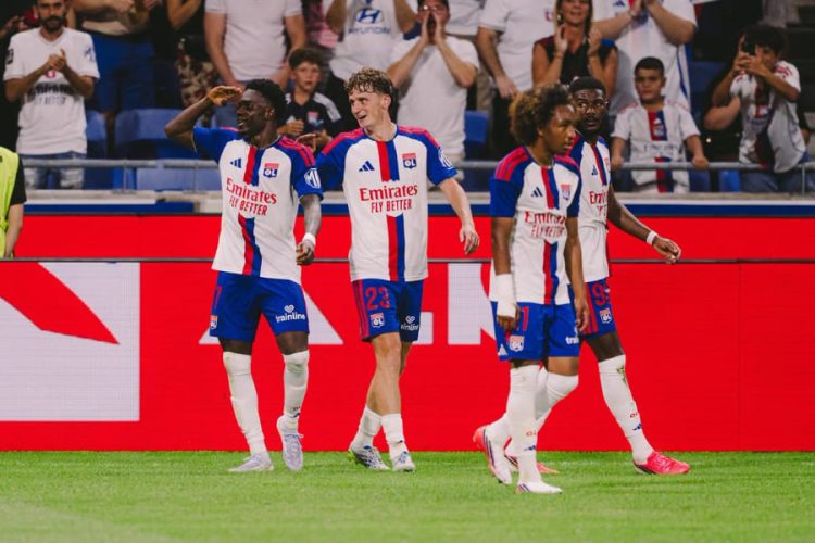 Les joueurs de Lyon. Site officiel de l'OL