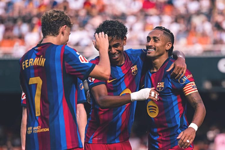 Les joueurs du FC Barcelone. Site officiel du club catalan